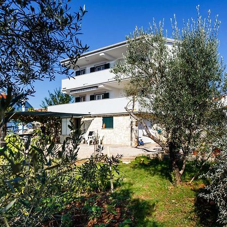 Apartment Anton Krk Town Exterior foto